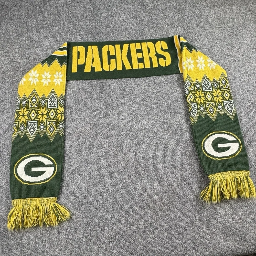 Green Bay Packers Knit Scarf NFL Winter Fan Gear Fringe Snowflake Green Gold